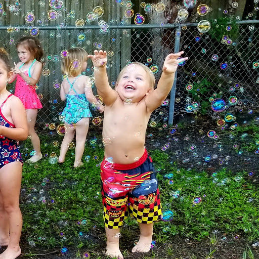 Awesomepartyinflatables.Com - Visual