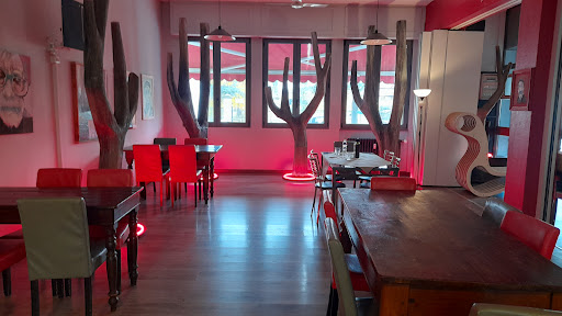 Autharit Gallery - Italy