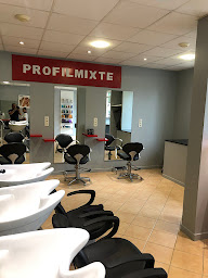 Photo n°2 de ProfilMixte à Civrieux (Salon de coiffure)