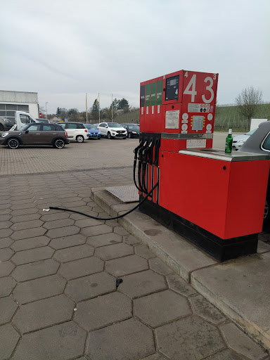 Auto Zotz Tankstelle