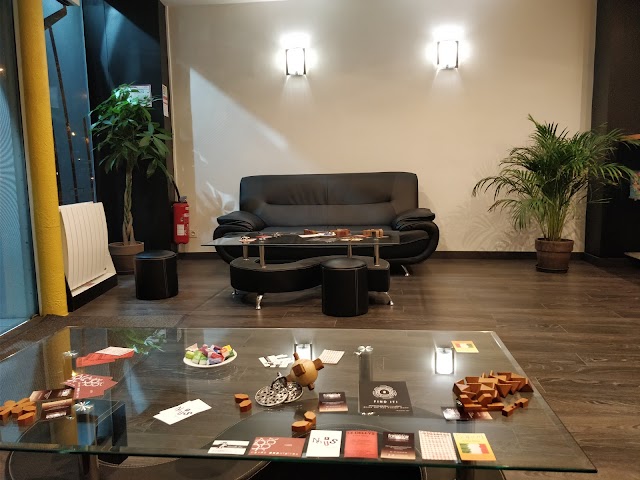 Crack The Egg Escape Game