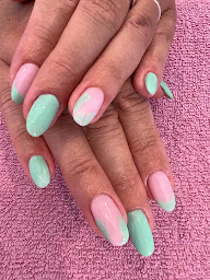 Photo n°14 de HISTOIRE D'ONGLES à La Rochelle (Salon de manucure)