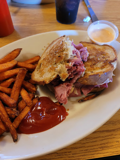 SeaSonS Adirondack Café - Thumbnail
