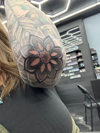Onyx Tattoos & Piercings - Thumbnail