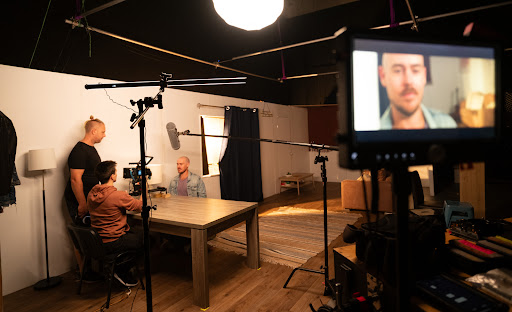 Pluggas Studio - Visual