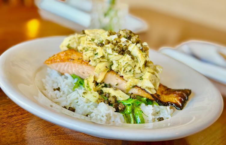 Phoebe's Restaurant & Coffee Lounge by null