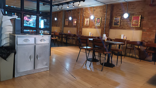 7Bone Burger Co. Northampton - Thumbnail