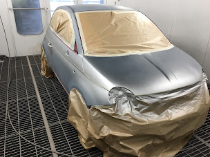 Photo n°8 de CARROSSERIE FD AUTO MOTO à Gardanne (Atelier de réparation de pneus)