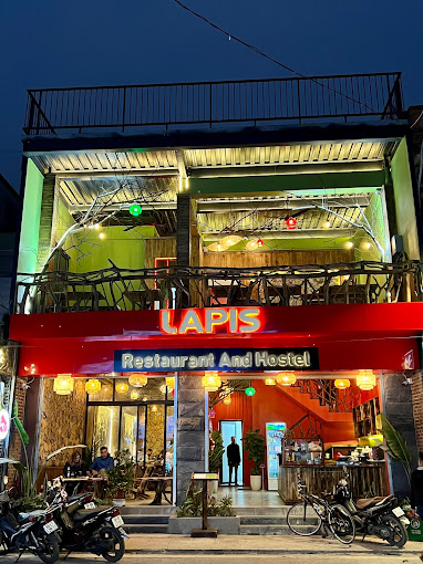 Lapis Restaurant and Hostel