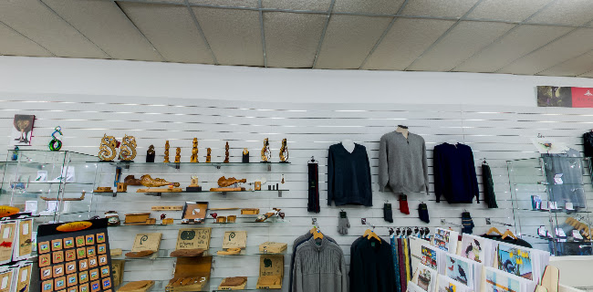Souvenirs & Gifts - Shop