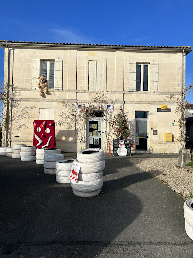 Photo de Mairie de Burie à Burie (17770)