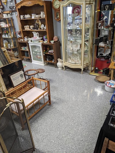 Beek Street Antiques & Collectibles
