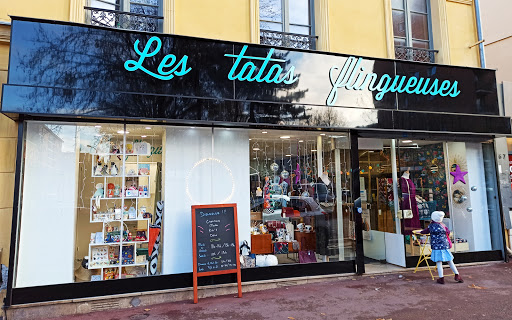 Les tatas flingueuses - Le Pré Logo