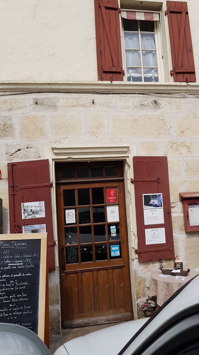 Le Chapeau Rouge
