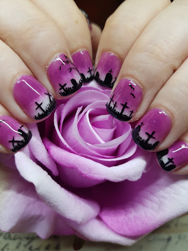 Nuts About Nails - Visual