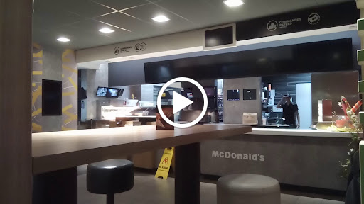 Photo 2 - McDonald's Colombe