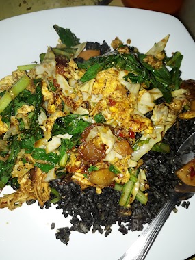 Nasi Goreng Warna Warni Ijo Thole, Author: Yanti Hidayati