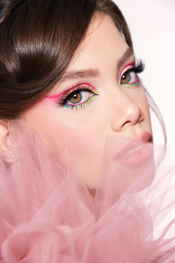 Yareidy Almeida Make Up Artist - Thumbnail