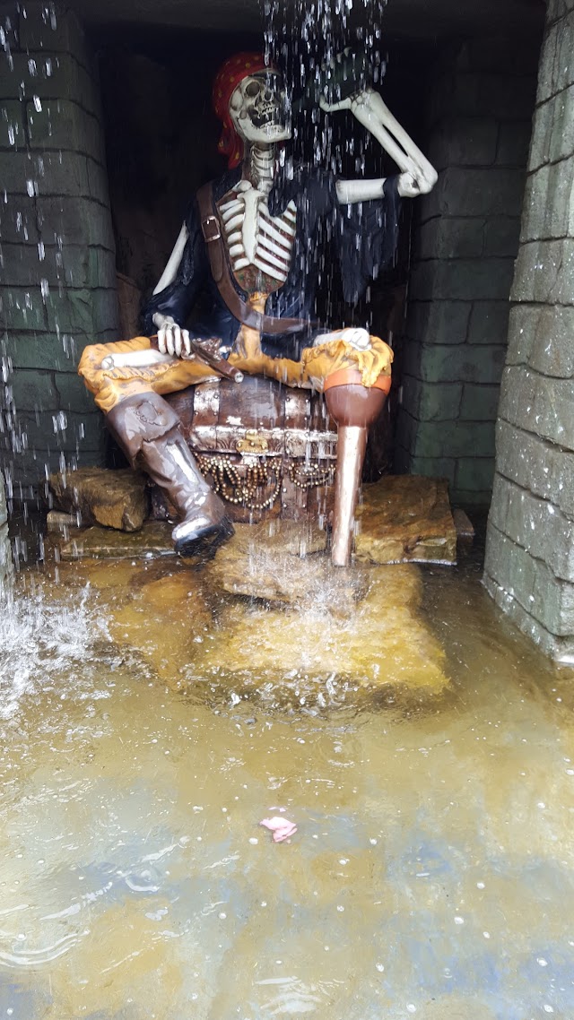 Mr Mulligan's Pirate Golf, Hoebridge, Woking