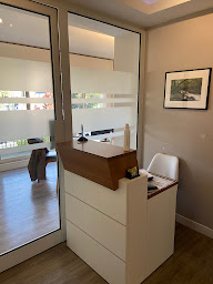 Photo n°2 de Dr Medina-Zemmour Elsa. à Chatou (Dentiste)