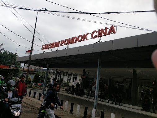 Stasiun Pondok Cina Pangkalan Grab, Author: David Azteza