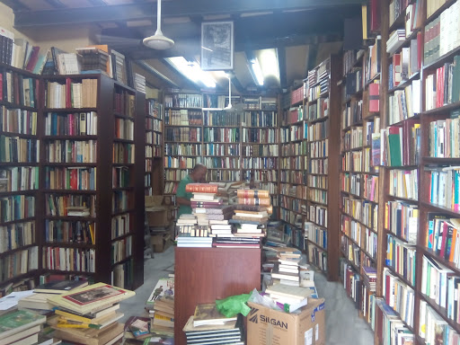 Librería Anticuaria Los Terceros