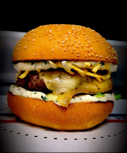 Photo 3 - FRENCH BURGER food-truck siège