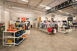 Photo n°2 de GEMO ORLEANS OLIVET Chaussures et Vêtements à Orléans (Magasin de vêtements pour femmes)