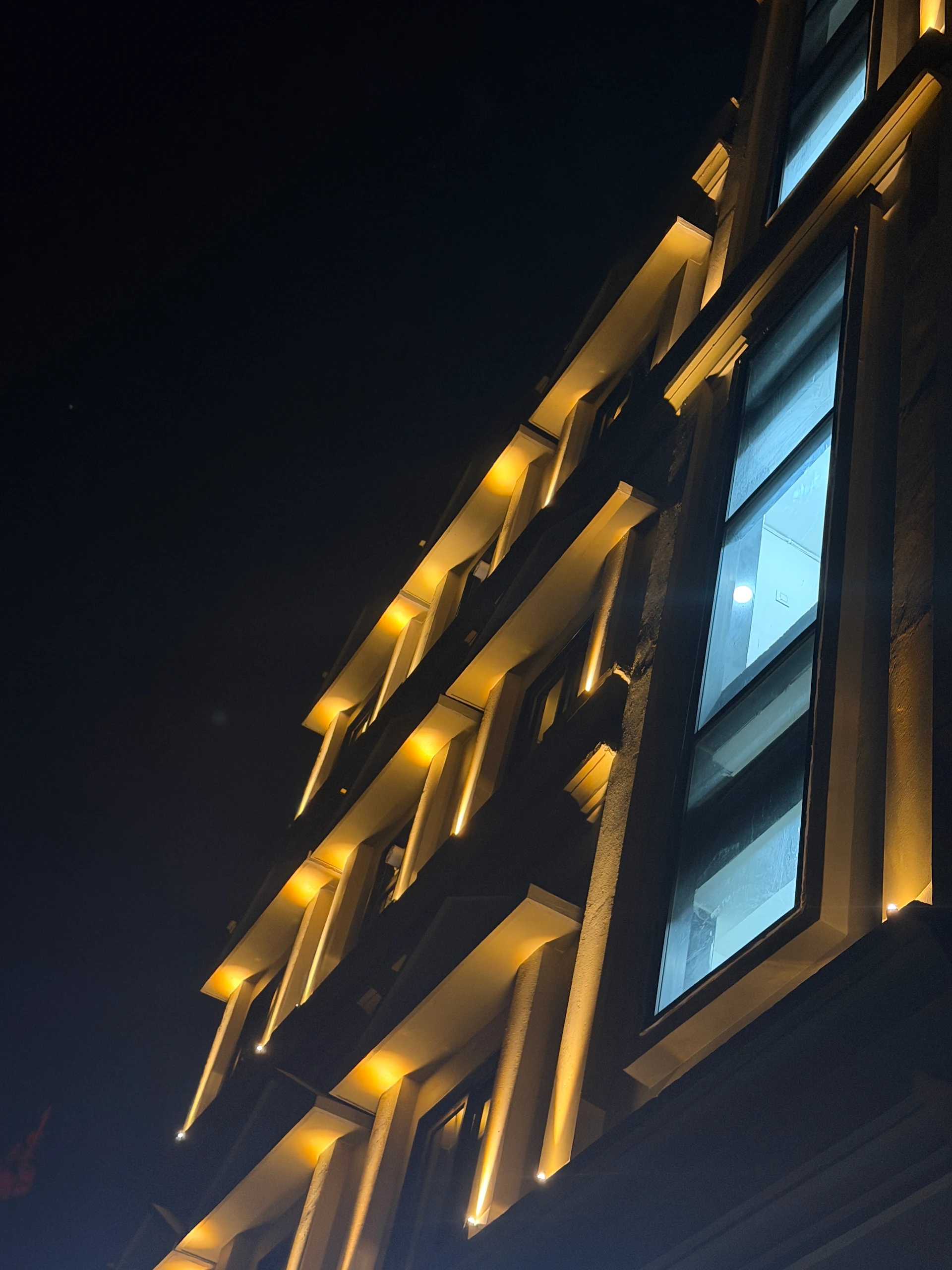 HOTEL GOLDEN AURA