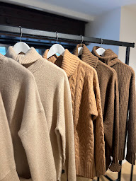 Photo n°11 de Boutique Au44 prêt à porter féminin à Toulouse (Boutique d'accessoires de mode)