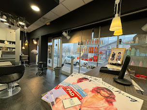 Photo n°24 de Excel Coiffure à Feyzin (Salon de coiffure)