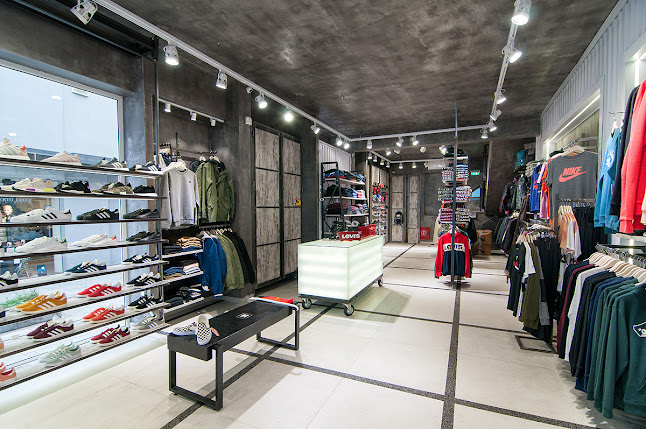 Π. Μελά 5, Καβάλα 653 02