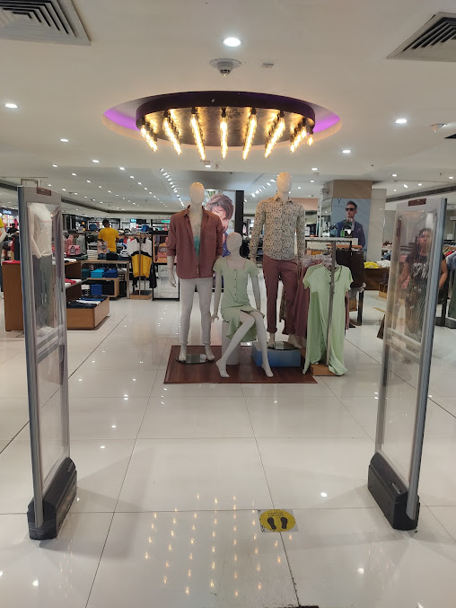 Af1qipofwpime9urrfogthwhopdlgqhgioojxr9awrg2=s677 K No