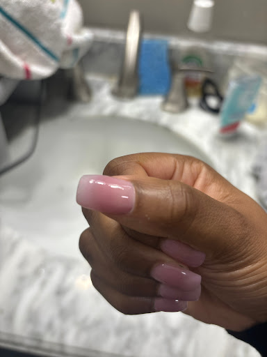 Visible Nails - Thumbnail