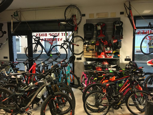 Pit Stop Bikes - Visual