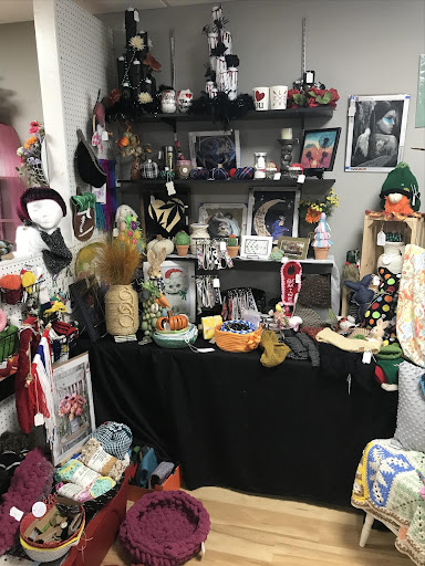 Carter's Antiques, Crafts, Gifts & More - Thumbnail