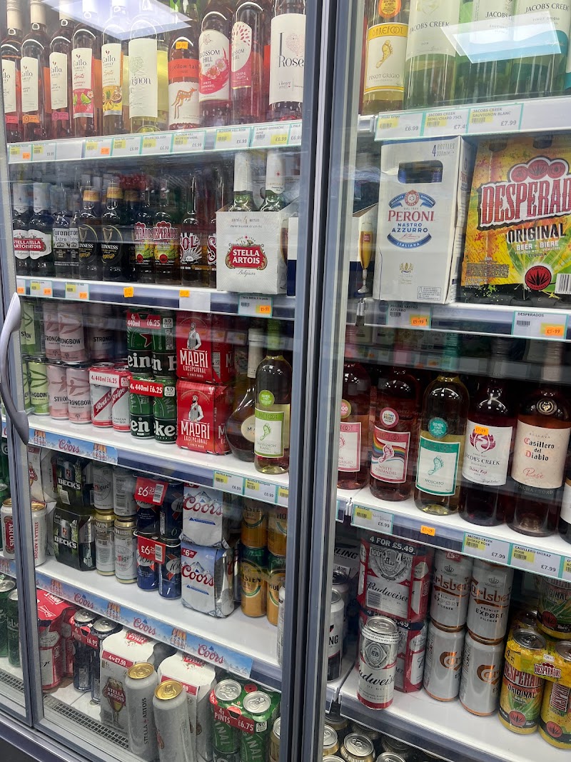 Yogi news and off licence photo 3