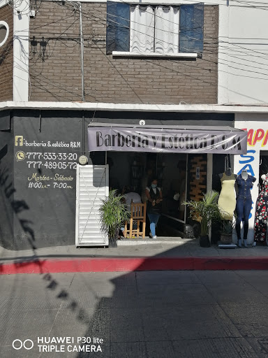 Estudió & Barbería Queen's