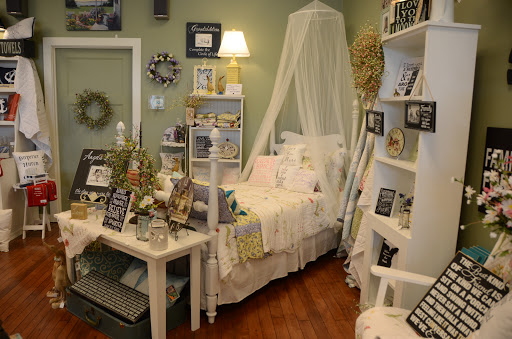 The Willow Tree Home Decor & Gifts - Thumbnail