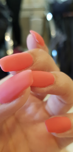 New York Nail Shop Gallery - United Kingdom