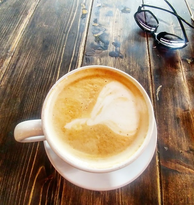 Kachi Deli Cafe & Grill