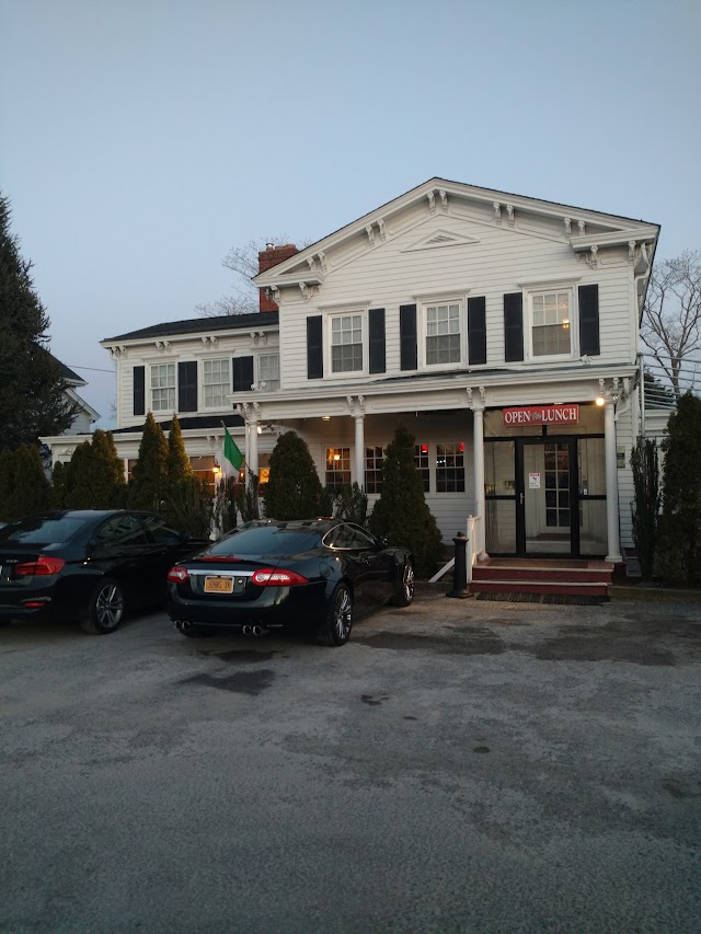 Avino's Italian Table