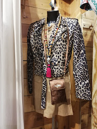 Photo n°37 de Boutique Estrela à Annecy (Magasin de vêtements pour femmes)