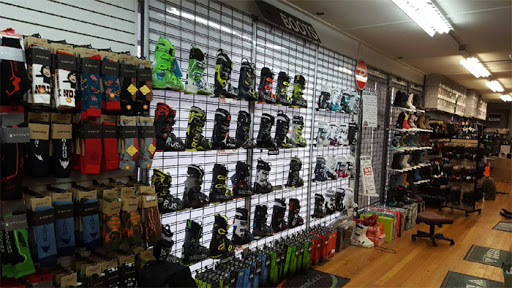 Mad Dog's Ski & Board