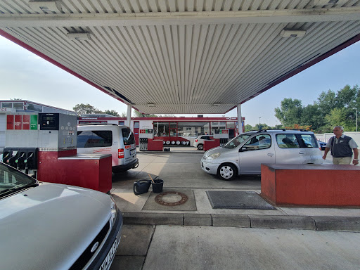 AKAY Tankstelle