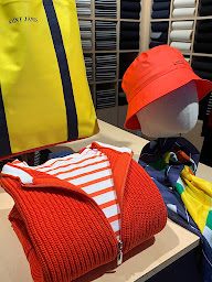 Photo n°8 de Saint James boutique Cabourg à Cabourg (Magasin de vêtements pour femmes)