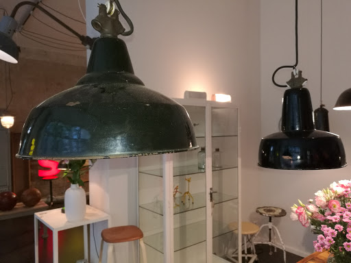 J&V - Finest Industrial Vintage Furniture Gallery - Germany