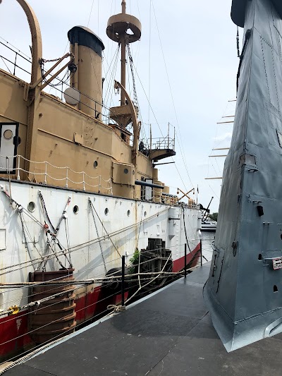 Cruiser Olympia and Submarine Becuna at Independence Seaport Museum