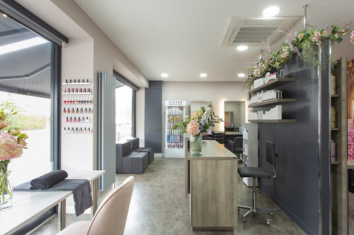 NINE ZERO Salon