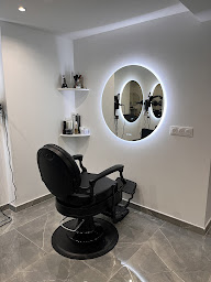 Photo n°21 de MAISON Hair Lift à Aubagne (Salon de coiffure)